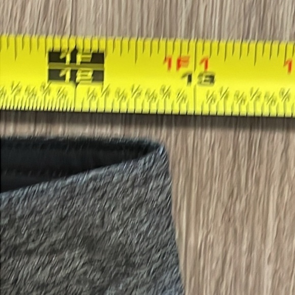 Lululemon Women’s Leggings Size 4 Grey Pace Rival 22” Stretch Spandex Workout - Picture 12 of 17